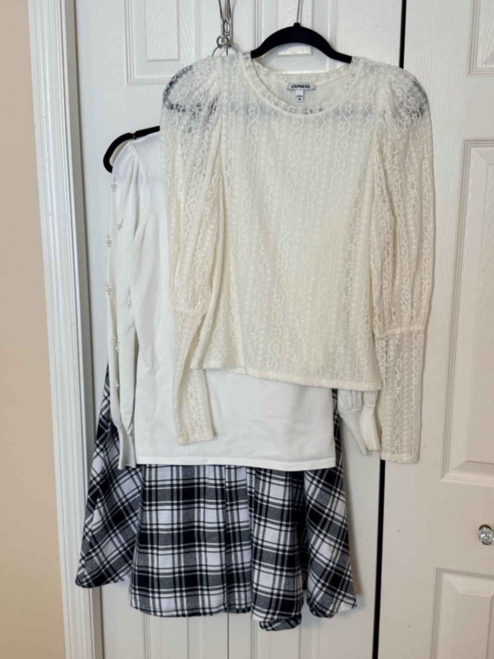 Express Cream Lace Puff-Sleeve Blouse